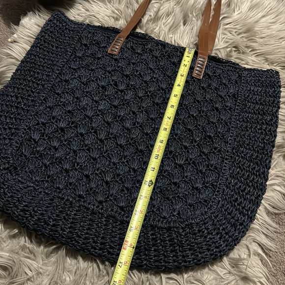 Large Merona Brand Woven Paper Tote Bag-Navy-Faux Leather Straps-Snap Closure - Picture 7 of 16